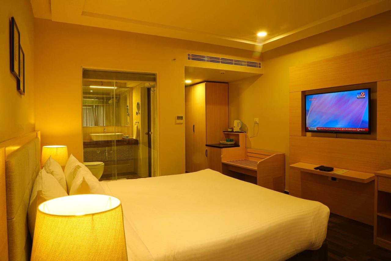 Bay View Hotel Vizag Visakhapatnam Exterior foto