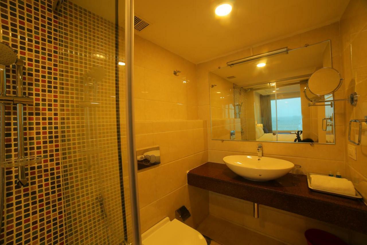 Bay View Hotel Vizag Visakhapatnam Exterior foto